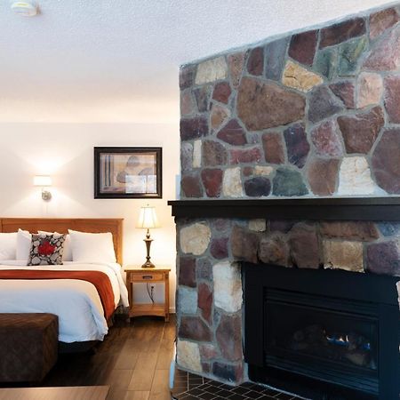 Schott'S Lake Conference & Resort Sundre エクステリア 写真