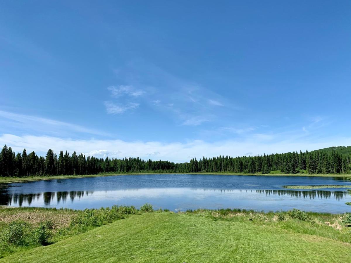 Schott'S Lake Conference & Resort Sundre エクステリア 写真